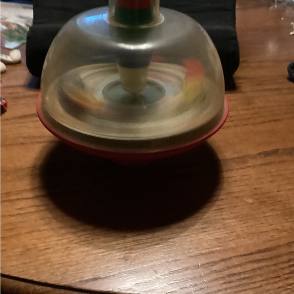 Vintage Spinning Top. Has different vehicles in it. - Picture 6 of 8